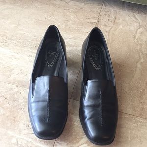 Life Stride Black shoes size 7M